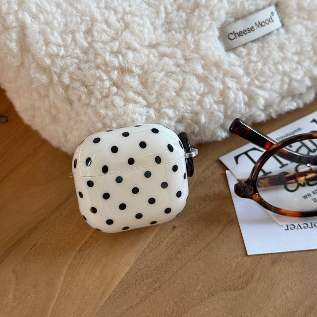 Wave Point Kopfhörerhülle mit Haken für Apple AirPods 1 2 3 4 Pro Pro 2 in Schwarz mit Polka Dots - Bild 1