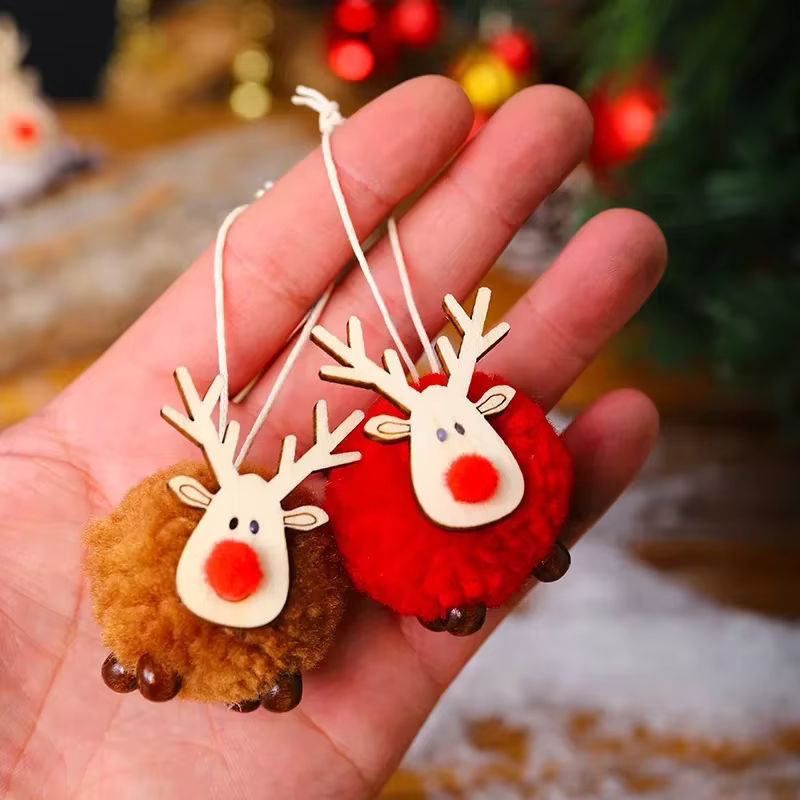 10er Set Weihnachts-Hängeornamente aus Filz und Holz mit Rentier-Figuren in Weiß und Mehrfarbig - Bild 2