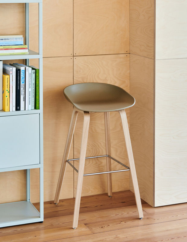 HAY About A Stool AAS 32 Hocker in Braun aus Eichenholz, Walnussholz und Polypropylen - Bild 2