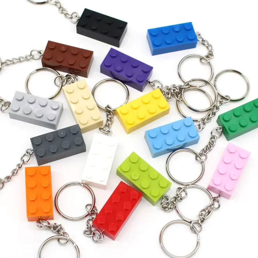10 Stück Stemedu DIY MOC Ziegel Schlüsselanhänger aus Kunststoff, 2x4 Bausteine Typ 3001, Gelb und Bunt / Mehrfarbig - Bild 2