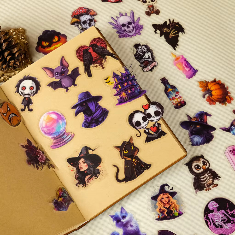 50 Stück Halloween PET Aufkleber mit Hexen- und Totenkopf-Designs in Multicolour für DIY-Projekte - Bild 6