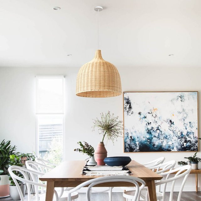 JOYINLED Moderne Hängelampe aus Bambus und Rattan in Beige als Luxus-Kronleuchter für Wohnzimmer, Esszimmer oder Garten - Bild 1