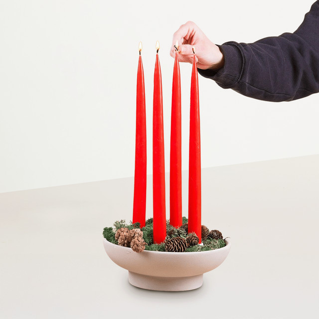 DIY Adventsgesteck Red Allure von Blume2000 in Rot und Grün für den Tisch - Bild 1