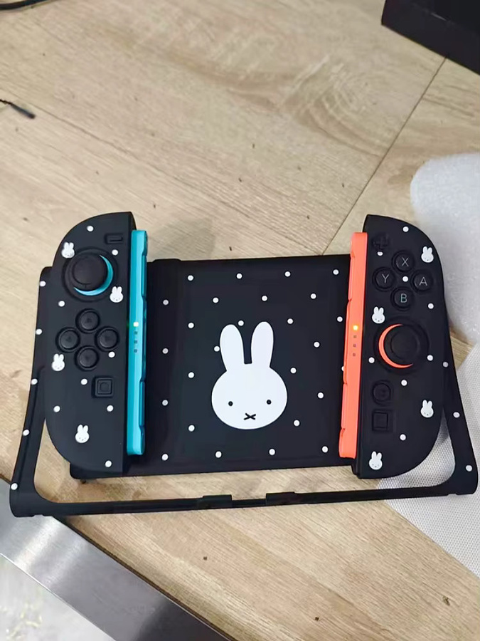Millie Sturzsichere Hartschutz-Hülle für Nintendo Switch OLED mit Polka-Dot-Miffy-Muster in Schwarz - Bild 6