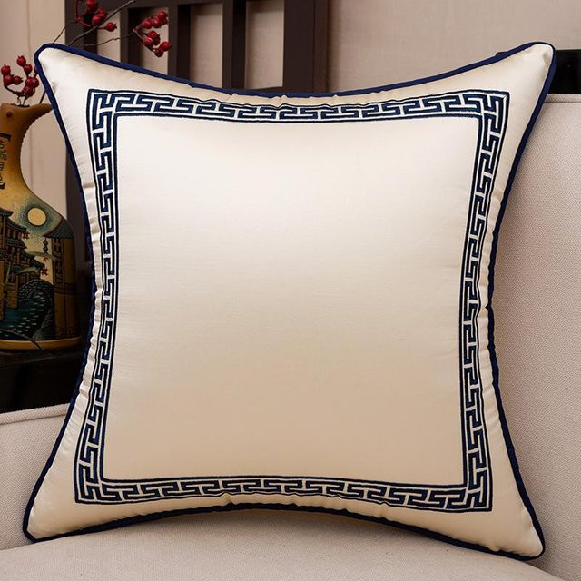 JMG Clothing Luxus Kissenbezug mit geometrischer Stickerei in Weiß, B/T: 45 x 45 cm - Bild 1