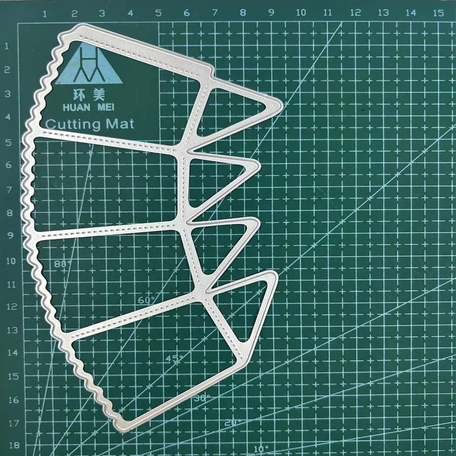 Metall Stanzform in Box für Scrapbook und DIY Bastelarbeiten zur Papier Prägung - Bild 2