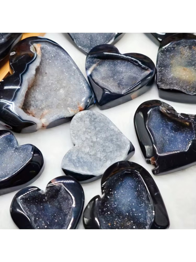 Herzförmiger Geodenkristall aus schwarzem Achat von CrystalHola im Boho-Stil zur Tischdekoration - Bild 6