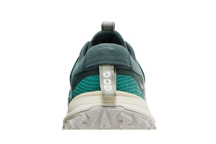 Nike ACG Mountain Fly 2 Low Bicoastal Vintage Green, 38.5 - Bild 2