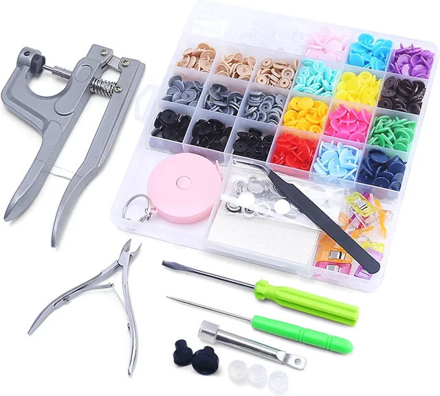 DUCRYSTAL T5 Kunststoff-Druckknöpfe-Set mit Nähklammern, Maßband und Aufbewahrungsbehälter für Kinderkleidung - Bild 1