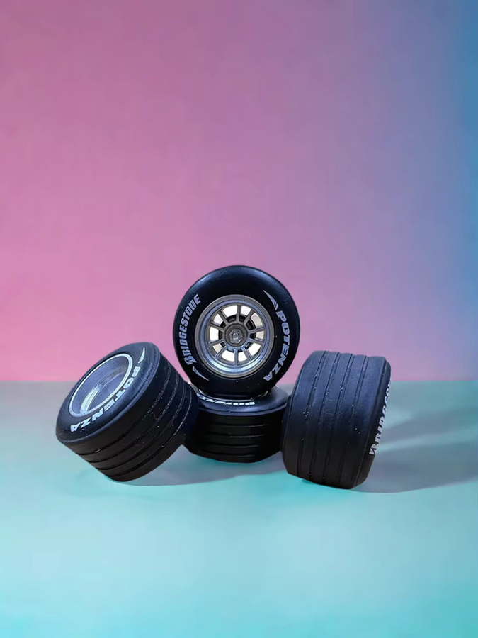 HYINUO Bridgestone F1 Rennwagen Radnabe Gummireifen Kit, Maßstab 1:24 - Bild 4