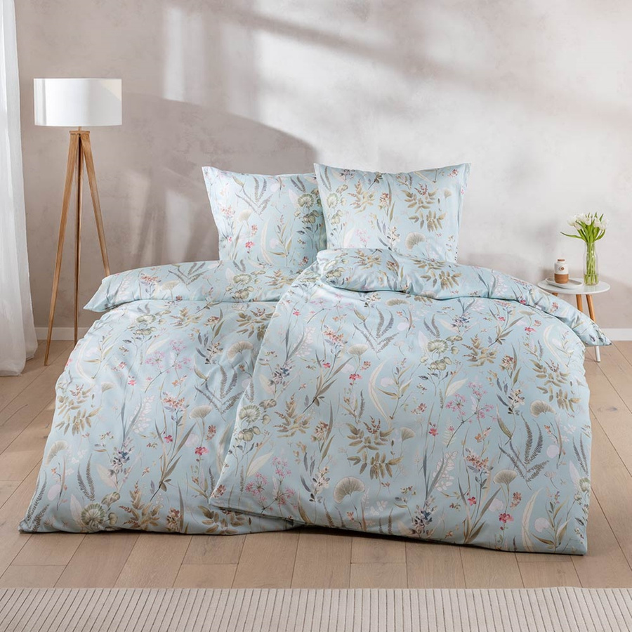 Estella Mako-Satin Bettwäsche Rieke in Azurblau mit Gräsern und Wiesenblumen, Set bestehend aus Bettbezug und Kissenbezug, B/H: 135 x 200 cm, Kissen: 80 x 80 cm - Bild 1