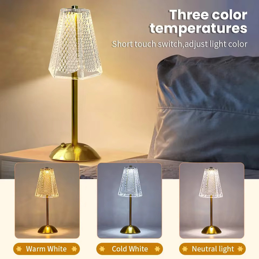 Moderne LED-Tischlampe in Gold/Messing mit Touch-Sensor, kabellose Nachttischlampe mit USB-Akku und 3-farbiger RGB-Beleuchtung, Höhe: 29,5 cm, Breite: 11,5 cm - Bild 2