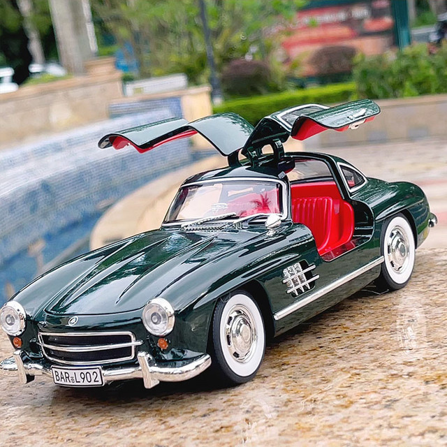 MAKEDA Mercedes-Benz 300SL Supercar Automodell, 1:18, Metall, mit Licht und Sound - Bild 1