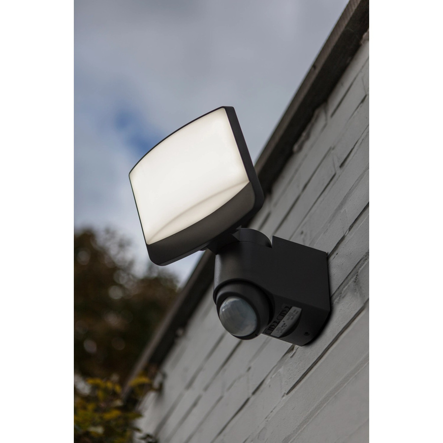 Lutec Solar LED-Strahler Sunshine mit Bewegungssensor und Solarpanel in Weiß - Bild 2
