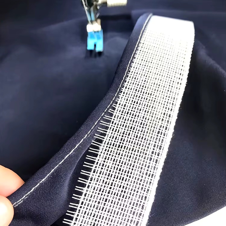 Wiederverwendbares Fischgrätenband in Weiß zur Stoff-Saumführung für schmale und gebogene Saumnähte an Chiffon- und Seidenkleidern - Bild 3