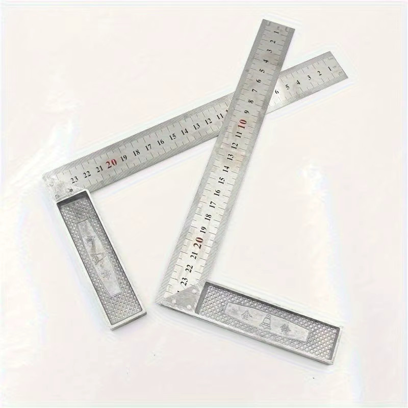 Quadratisches Lineal aus Aluminium in Silber mit Edelstahlskala und rechtem Messwinkel, 250/300 mm - Bild 2