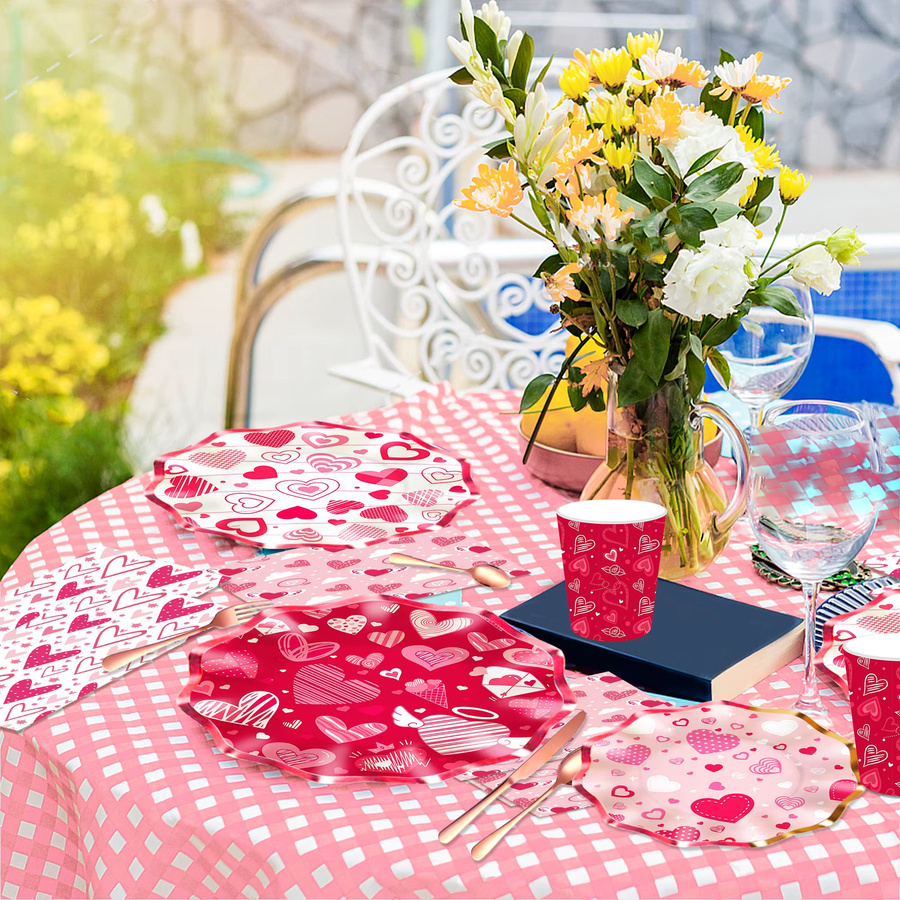Einweg Geschirr Set aus Papier in Pink für Valentinstag, Hochzeit und Geburtstag mit Tellern, Servietten und Tassen - Bild 3