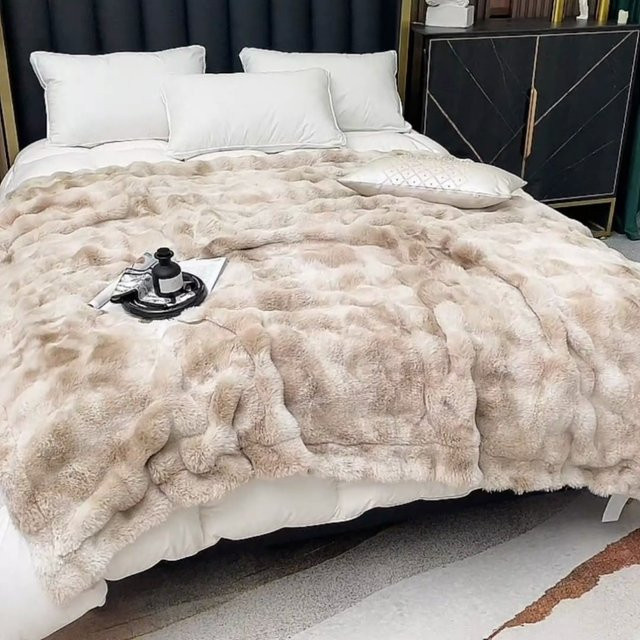 Luxuriöse doppellagige Sofadecke aus Kunstfell in Beige, B/B/H: 180 x 130 cm - Bild 1