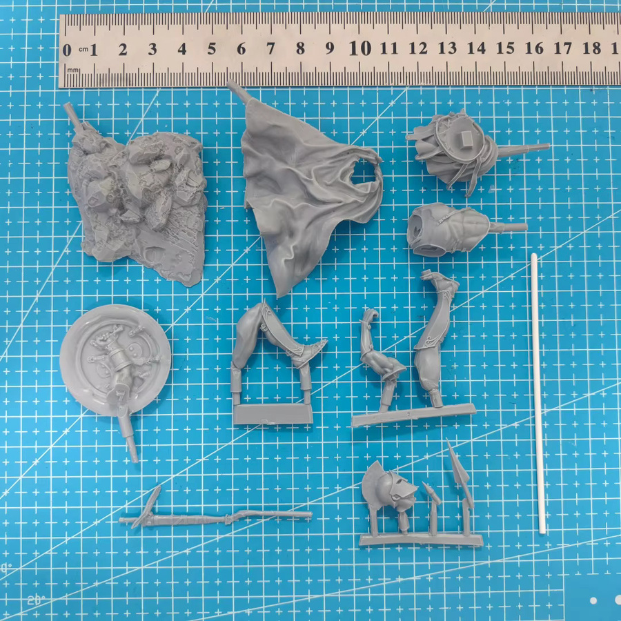 BANGSHE Spartan-Krieger Harzfiguren im Maßstab 1:24, 2 unbemalte Modellbausätze mit Speeren und Schilden, Grau - Bild 2