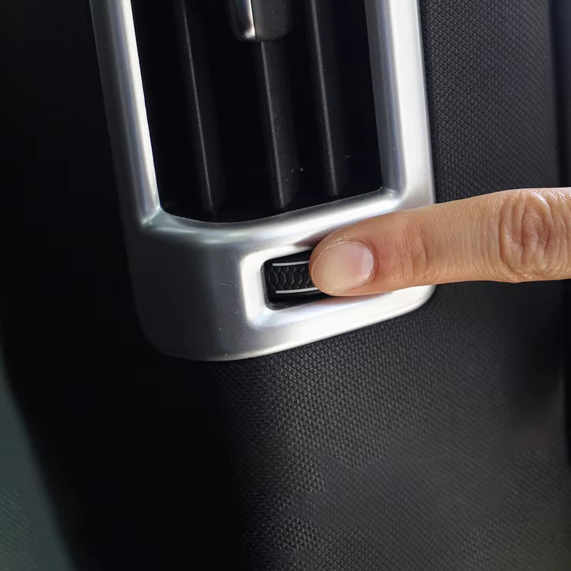 YaLumei Dekorative Luftauslass-Abdeckung für die B-Säule hinten passend für Volvo XC60 XC90 S90 V90 - Bild 4