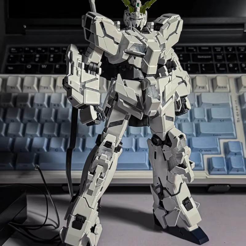 Bandai MGEX 1/100 Unicorn Gundam, Actionfigur, Bausatz - Bild 3