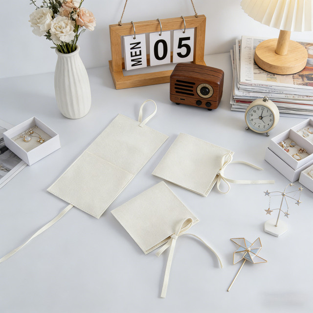10 Stück Mikrofaser Schmuckbeutel für Ohrringe, Ringe und kleine Accessoires als minimalistische Aufbewahrung und Geschenkverpackung - Bild 1