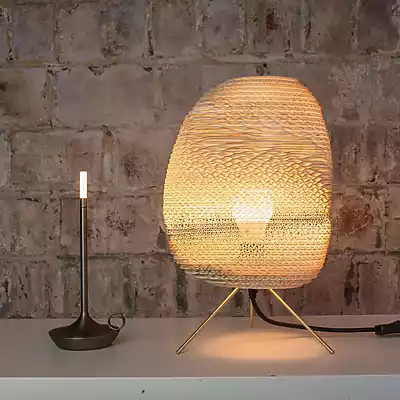 Graypants Scraplights Ebey Tischleuchte in Blond mit Holz-Elementen - Bild 1