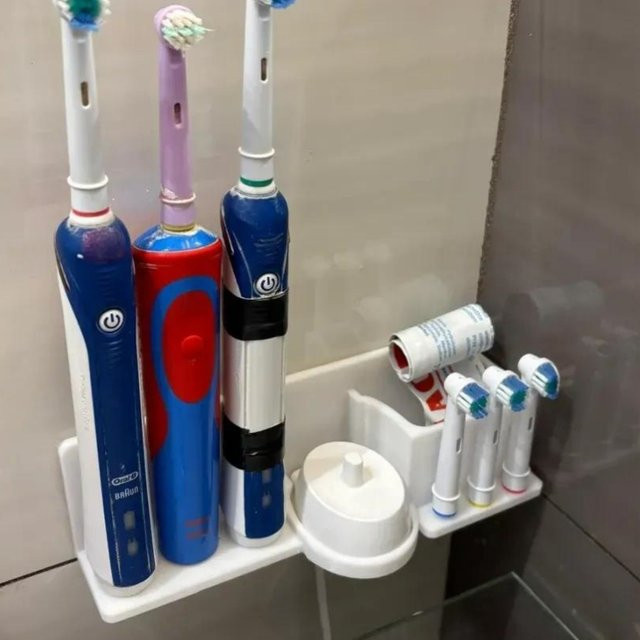 Selbstklebender Badezimmer-Organizer für Oral B elektrische Zahnbürsten in Weiß aus Kunststoff - Bild 1