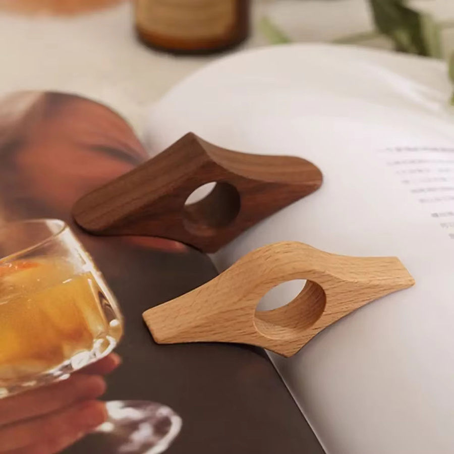 QHSPE Daumen-Lesezeichen aus Holz in Schwarz und Braun als praktische Buchstütze und Seitenhalter für Erwachsene - Bild 4