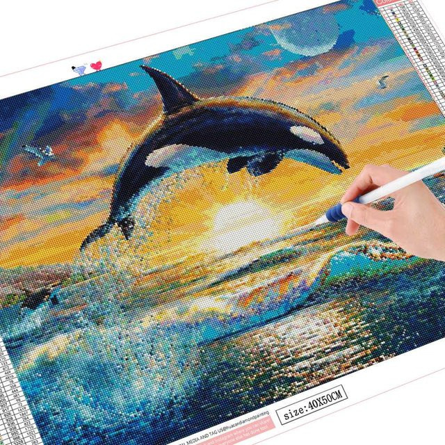FIYO Diamant-Gemälde Delfin bei Sonnenuntergang in Schwarz und Multicolour, Diamant-Stickerei Mosaik mit runden Steinen, B/H: 20 x 30 cm - Bild 1