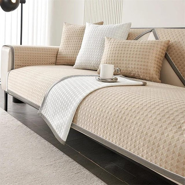 Rutschfester Sofabezug aus Seiden-Eis-Polyester in Beige, quadratische Schutzhülle für dein Sofa, B/T/H: 45 x 45 x 45 cm - Bild 1