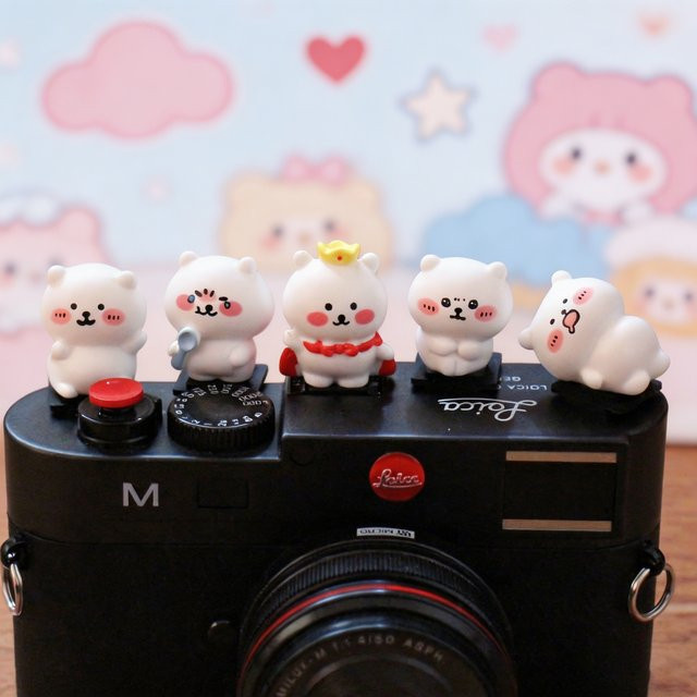 Niedliche Kawaii Bären Blitzschuhabdeckung in Weiß als Mini-Figur Dekoration für Leica, Fuji, Sony und Canon Kameras - Bild 1