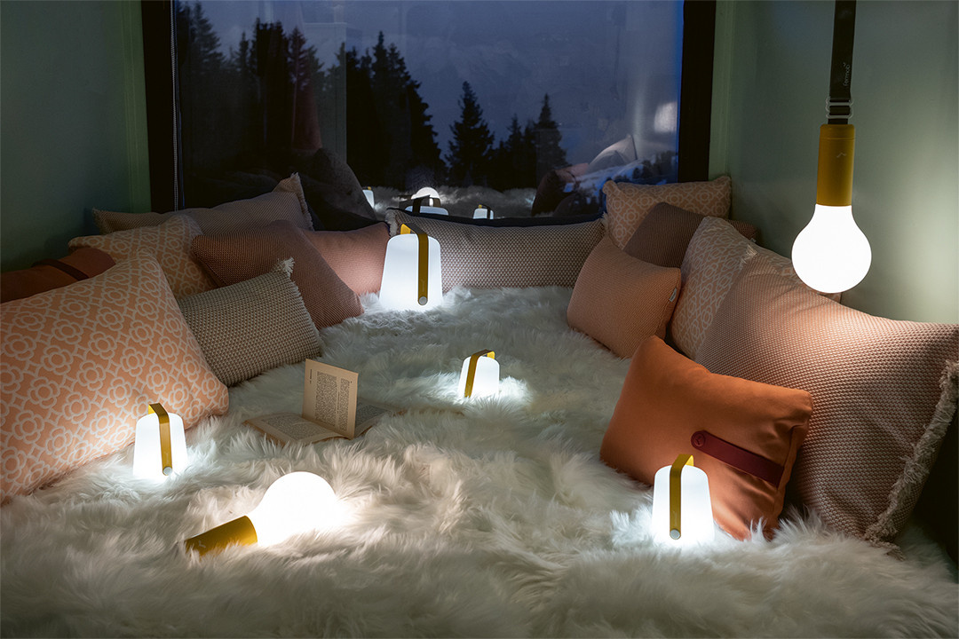 Fermob Balad LED Aussenleuchte Gelb/Weiss dimmbar mit Akku für Garten und Tisch - Bild 2