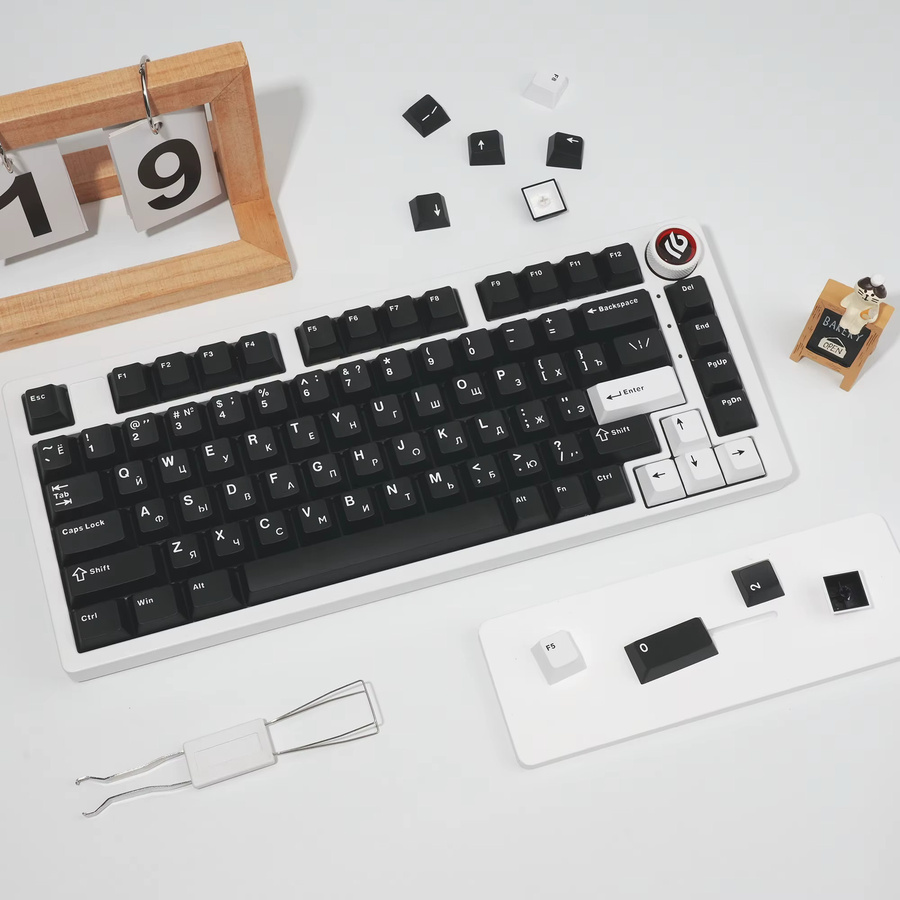 XVX Russian Cherry Tastenkappen aus PBT im Double Shot Verfahren für mechanische Tastaturen mit russischem Layout in Schwarz und Weiß - Bild 2