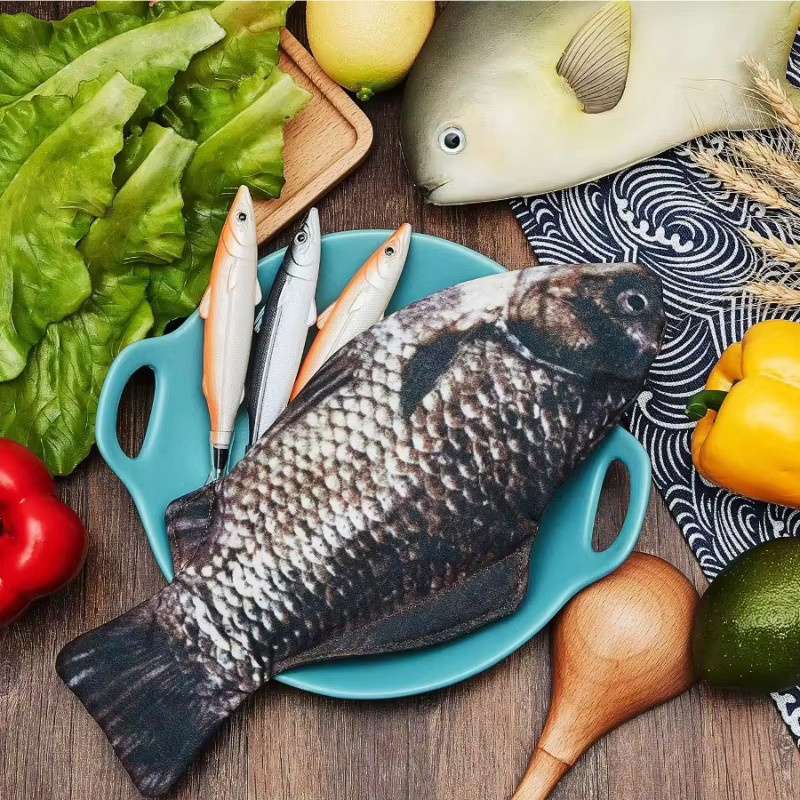 Fischförmiges Federmäppchen in Rot als lustiges Stifteetui und Münzbörse aus Textil - Bild 2