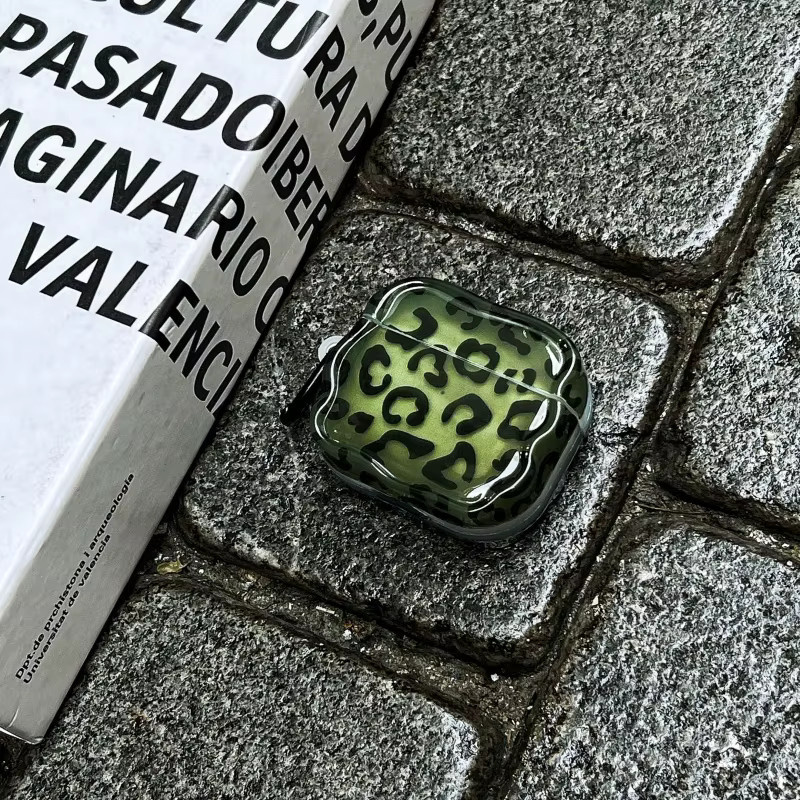 Stoßfestes Kopfhörer-Etui mit Leopardenmuster und Ring für AirPods 1, 2, 3, 4, Pro, Pro 2, Pro 3 in Dunkelgrün - Bild 4