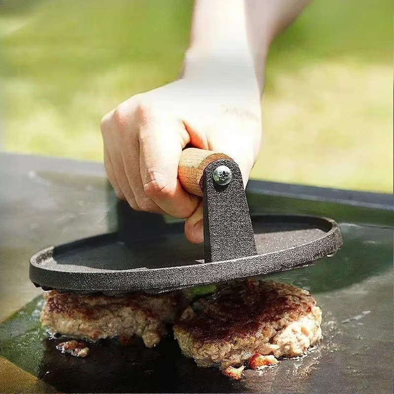 JUSTINLAU Runde Gusseisen-Fleischpresseplatte in Schwarz mit Holzgriffen für BBQ und Küche, Durchmesser: 21,0 cm - Bild 2