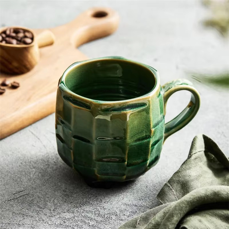 JUSTINLAU Vintage Keramiktasse handgefertigt mit floralem Design in Gelb und Grün - Bild 2