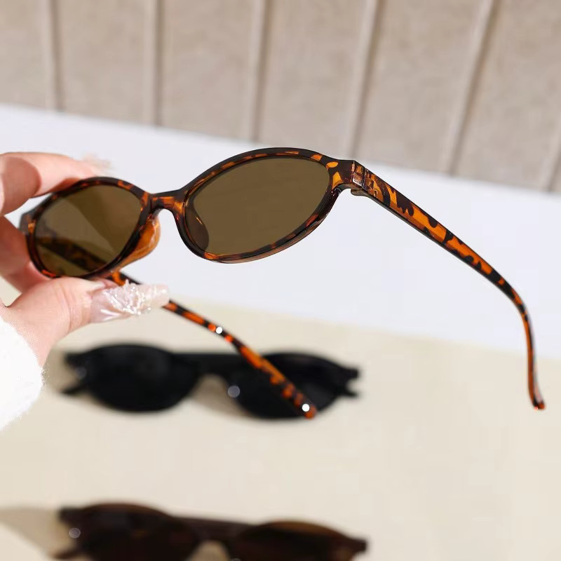 Retro-Sonnenbrille, oval, Vollrand, Kunststoff, Damen - Bild 4