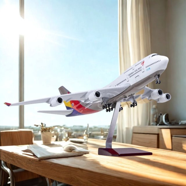 ZOCO ASIANA Airways 747 Flugzeugmodell, Maßstab 1:150, mit Licht, zum Sammeln - Bild 1