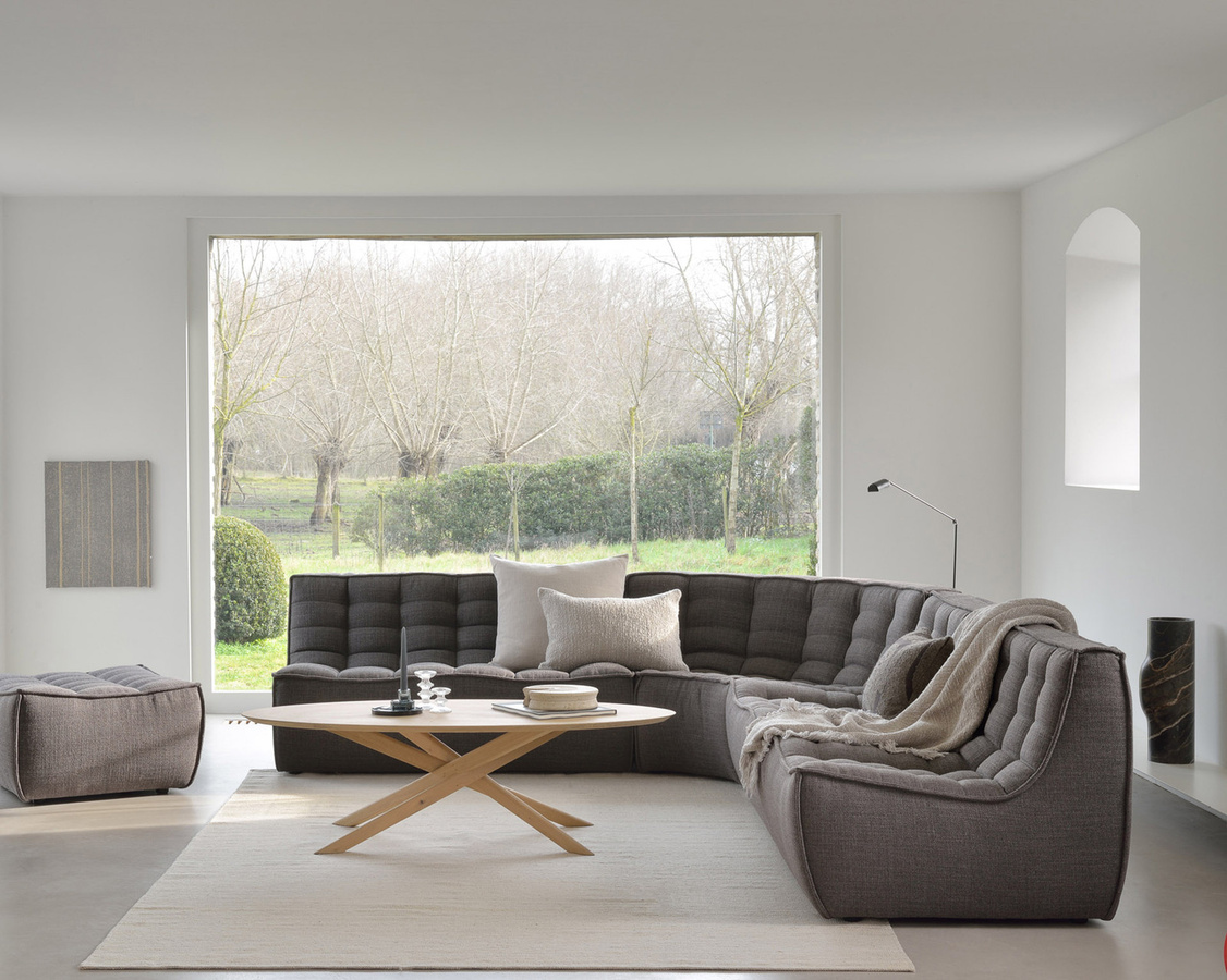 Ethnicraft N701 Polsterhocker in Grau mit Stoffbezug und minimalistischem Design - Bild 2