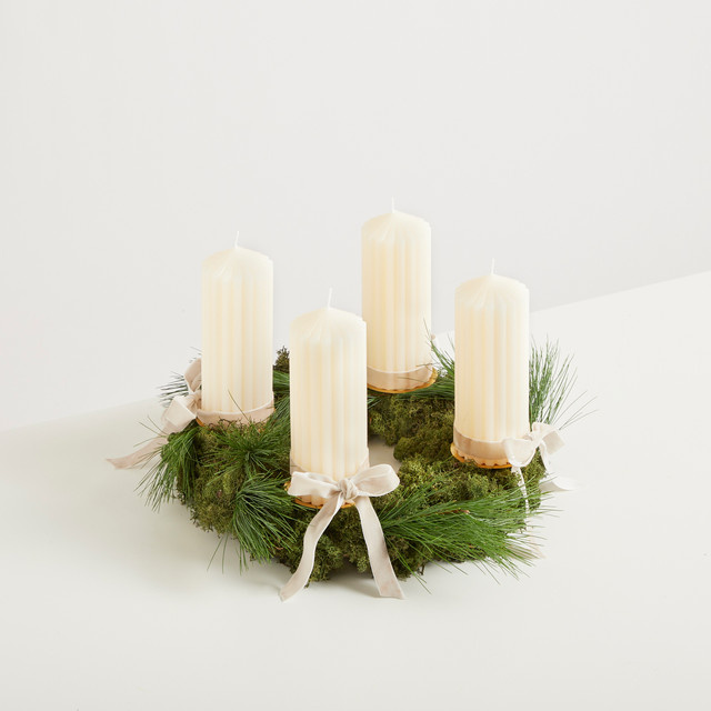 DIY Adventskranz Snowy Forest von BLUME2000 in Grün, Gold und Weiß mit Stroh und Blockkerzen, Durchmesser: 30 cm - Bild 1