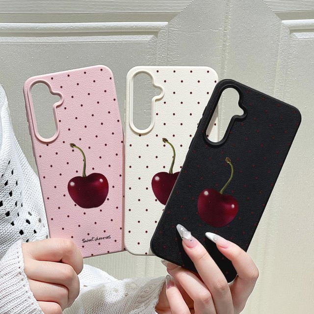 Kirsch-Handyhülle mit Polka Dots für Samsung Galaxy (A56 5G, A16, A17, A55, A36, A53, A35, A06, A07, A26, A34, S25 Ultra, S24 FE, S23) aus weichem Leder in Weiß - Bild 1