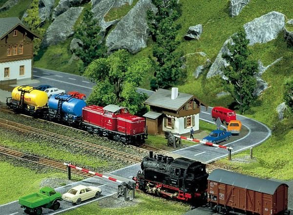 Faller Bahnübergang, 1:220 (Spur Z), Fahrzeuge, Bunt / Mehrfarbig - Bild 1