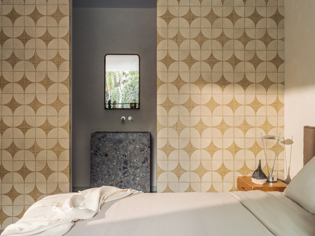 Élitis Tapete Courbes VP 995 10 in Beige mit abstraktem geometrischem Design aus Vinyl und Vlies - Bild 3