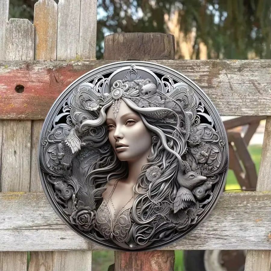 Runde Wanddekoration aus Aluminium mit Göttinnen-Design von Potdemiel, Durchmesser: 20 cm - Bild 2