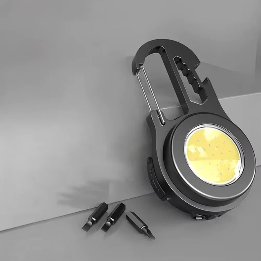 Heinast Mini-LED-Schlüsselanhänger-Taschenlampe in Schwarz mit wiederaufladbarem 500 mAh Akku und USB-C Anschluss - Bild 4