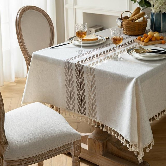 Wasserdichte Tischdecke aus Baumwolle und Leinen im nordischen Stil von Warm Magpie Home, beige, Rechteckig, B: 140 cm, L: 220 cm - Bild 1