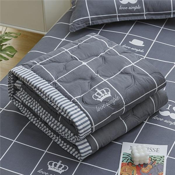 KISS Textile Sommer-Baumwolldecke in Grau, dünne Steppdecke mit Diamond-Muster, B/T: 200 x 230 cm - Bild 1