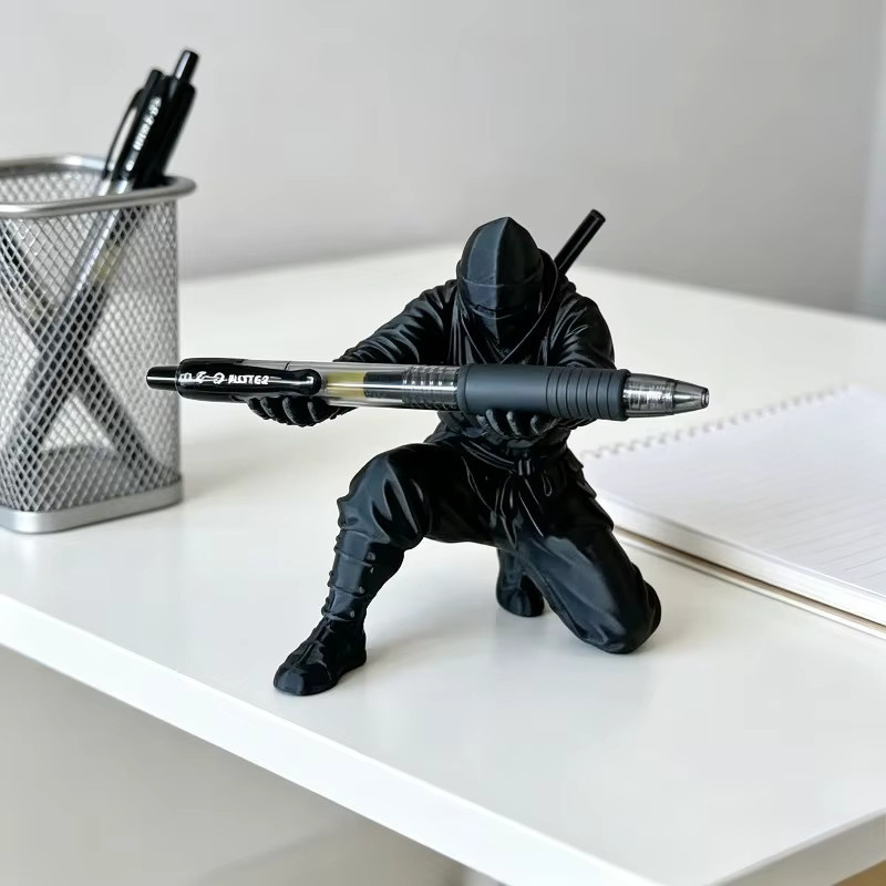 Ninja Schreibtisch-Organizer als kreativer Stifthalter in Schwarz aus Kunststoff - Bild 3
